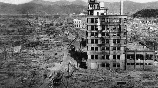 원폭 투여 후 일본