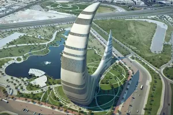 실제 두바이의 건물 - 10성급 호텔