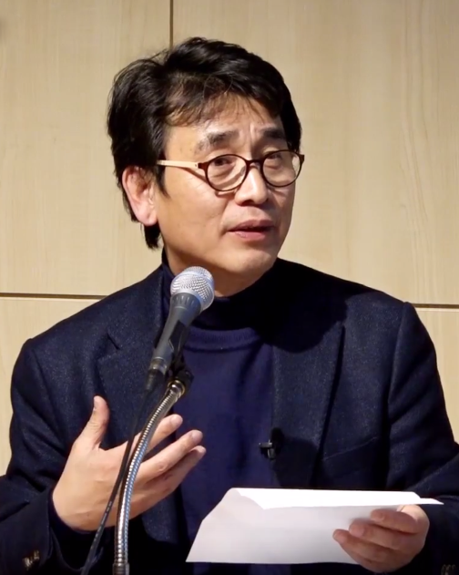 유시민 작가가 김정은을 미화하는 발언으로 논란의 중심에 섰다