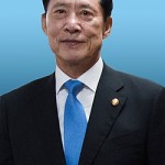 ▲ 여성 비하 발언을 했다가 논란이 일자 사과를 한 송영무 국방부 장관