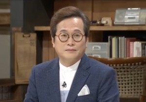 황교익이 또 네티즌들과 기자들을 비판했다.