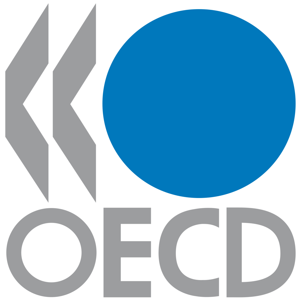 OECD가 최저임금 인상은 점진적으로 추진돼야 한다며 속도조절론을 강조했다.